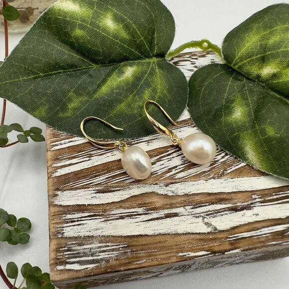 Baroque Pearl Gold Drop Earrings 18K Plated - Picture 2 of 5